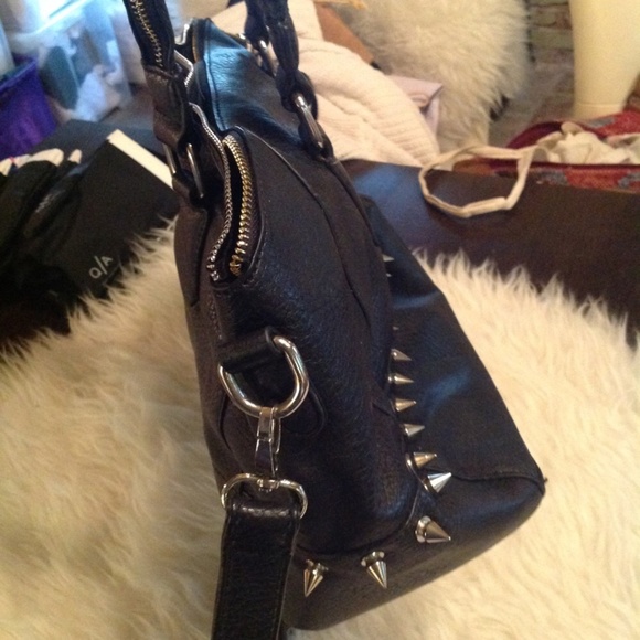 NEW! BCBG generation spiked hobo shoulder bag - Picture 5 of 5